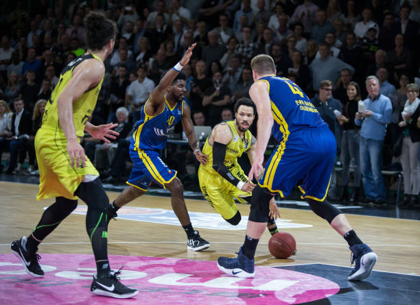 在世界泳坛 在世界泳坛