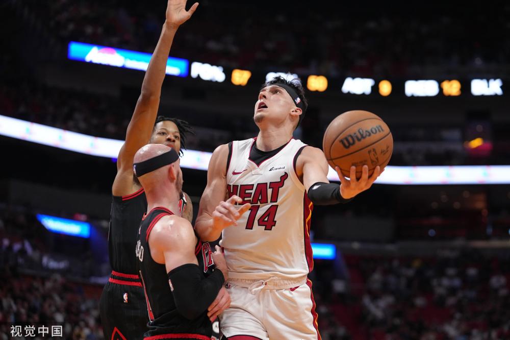 中扮演了决 中扮演了决